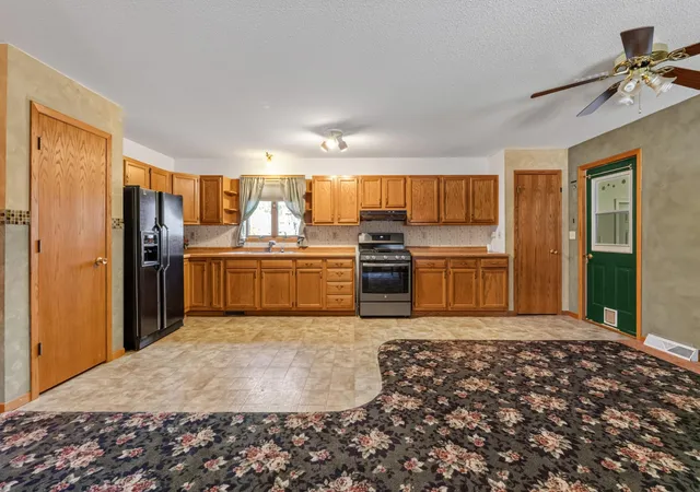 Photo 2 of Single family home for sale at 708 N Sprague St, Caledonia, MN 55921 | MLS# 7121460 | Listing updated on 2026-08-05