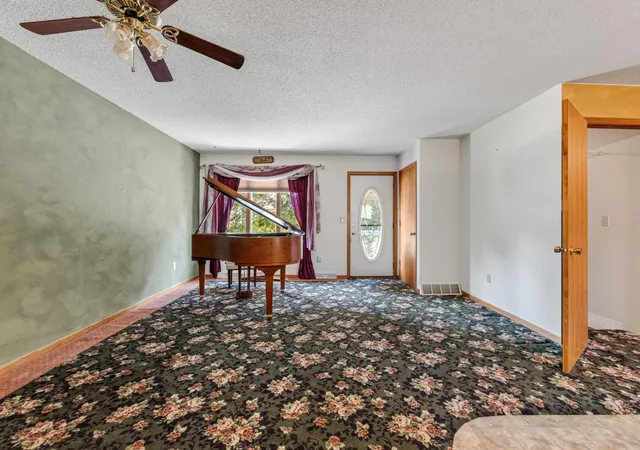 Photo 3 of Single family home for sale at 708 N Sprague St, Caledonia, MN 55921 | MLS# 7121460 | Listing updated on 2026-08-05