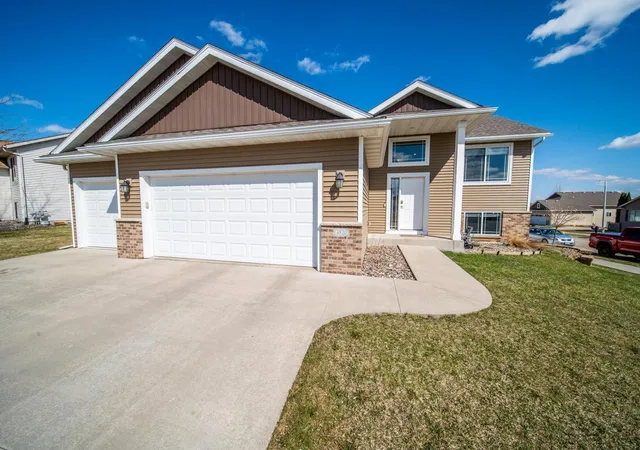 Photo 1 of Sale Pending at 4820 Spire Ln Nw, Rochester, MN 55901 | MLS# 7121468 | Listing updated on 2026-09-04