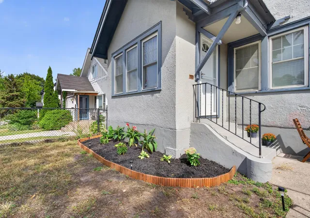Photo 3 of Single family home for sale at 2946 Vincent Ave N, Minneapolis, MN 55411 | MLS# 7121471 | Listing updated on 2026-10-07
