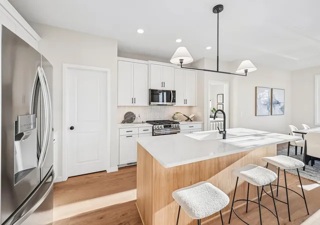 Photo 4 of Single family home for sale at 19140 Cloverleaf Way, Farmington, MN 55044 | MLS# 7121476 | Listing updated on 2026-10-10