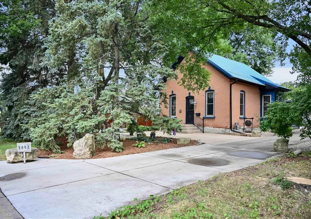 Photo 27 of Sale Pending at 1002 Gilmore Ave, Winona, MN 55987 | MLS# 7121479 | Listing updated on 2026-08-28