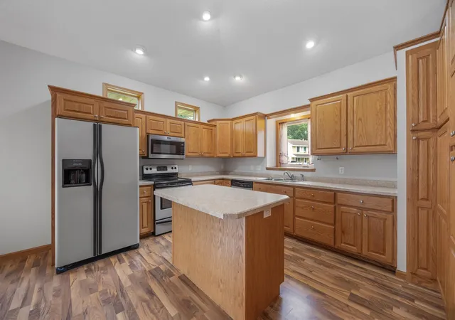2nd image of 608 Parkview Cir, Delano, MN 55328 | MLS# 7121485