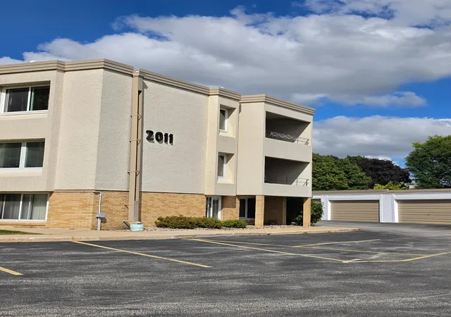 Photo 1 of Condo for sale at 2011 Viking Dr Nw #15, Rochester, MN 55901 | MLS# 7121487 | Listing updated on 2026-09-30
