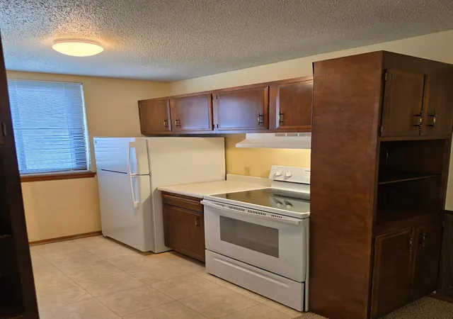 Photo 2 of Condo for sale at 2011 Viking Dr Nw #15, Rochester, MN 55901 | MLS# 7121487 | Listing updated on 2026-09-30