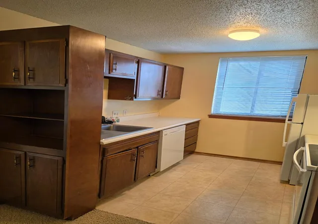 Photo 3 of Condo for sale at 2011 Viking Dr Nw #15, Rochester, MN 55901 | MLS# 7121487 | Listing updated on 2026-09-30