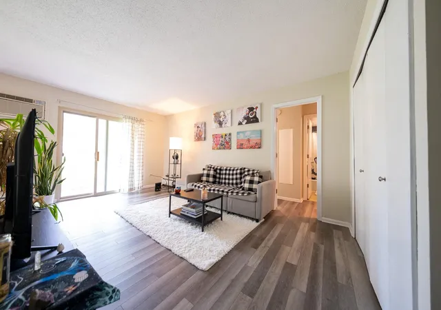 5th image of 917 11th Ave S, Hopkins, MN 55343