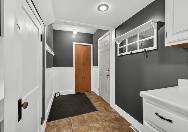 Photo 2 of Single family home for sale at 304 5th Avenue N, Brownton, MN 55312 | MLS# 7121502 | Listing updated on 2026-08-10