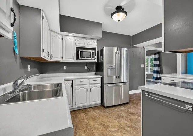 Photo 3 of Single family home for sale at 304 5th Avenue N, Brownton, MN 55312 | MLS# 7121502 | Listing updated on 2026-08-10