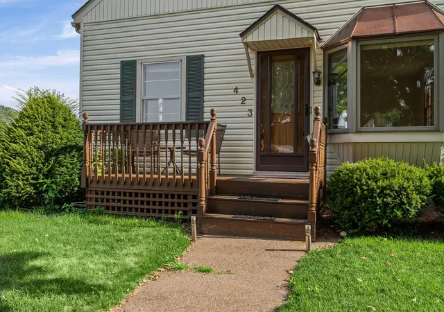 Photo 3 of Single family home for sale at 423 S 1st Street, La Crescent, MN 55947 | MLS# 7121508 | Listing updated on 2026-08-29
