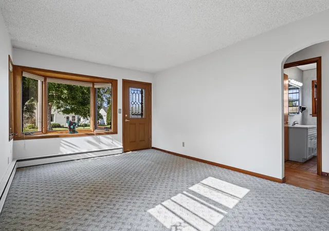 Photo 4 of Single family home for sale at 423 S 1st Street, La Crescent, MN 55947 | MLS# 7121508 | Listing updated on 2026-10-19