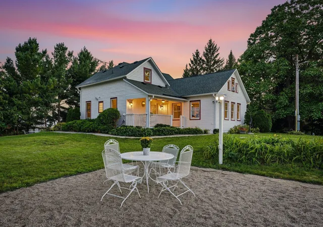 1st image of 6975 Quartz Ave, Mayer, MN 55360 | MLS# 7121522