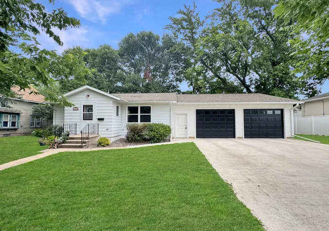 Photo 1 of Sale Pending at 2749 Juniper Ave, Slayton, MN 56172 | MLS# 7121526 | Listing updated on 2026-08-31