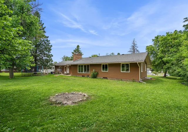 2nd image of 628 E Wisconsin Ave, Barron, WI 54812 | MLS# 7121534