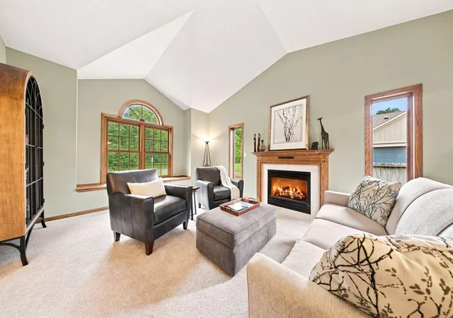 5th image of 624 Galahad Rd N, Hudson, WI 54016 | MLS# 7121573