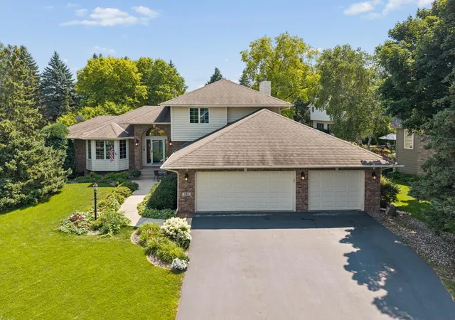 1st image of 191 South Shore Ct, Chanhassen, MN 55317 | MLS# 7121575