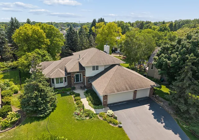 2nd image of 191 South Shore Ct, Chanhassen, MN 55317 | MLS# 7121575