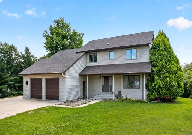 Photo 1 of Sale Pending at 2466 Highview Ln Sw, Rochester, MN 55902 | MLS# 7121576 | Listing updated on 2026-09-25