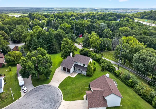 Photo 3 of Sale Pending at 2466 Highview Ln Sw, Rochester, MN 55902 | MLS# 7121576 | Listing updated on 2026-09-25
