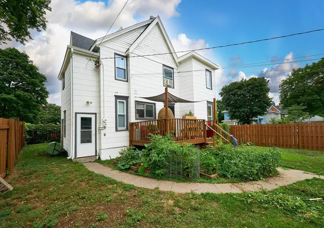 Listing Photo 3 - Condo for sale in building located at 3044 Fremont Ave S, Minneapolis, MN 55408