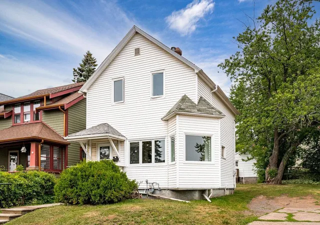 1st image of 1027 E 9th Street, Duluth, MN 55805 | MLS# 7121591