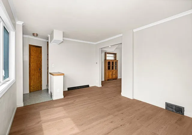 3rd image of 1027 E 9th Street, Duluth, MN 55805 | MLS# 7121591