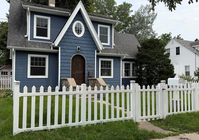 Photo 1 of Sale Pending at 818 9th Avenue Se, Rochester, MN 55904 | MLS# 7121593 | Listing updated on 2026-08-25