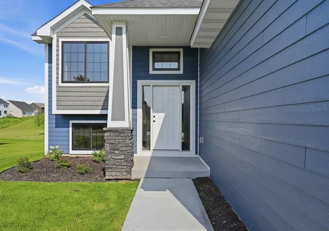 34th image of 17762 Empire Trl, Lakeville, MN 55044 | MLS# 7121603