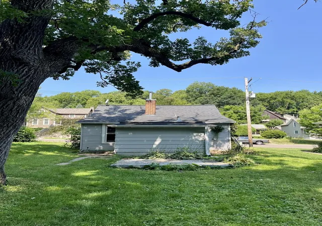 13th image of 755 West Ave, Red Wing, MN 55066 | MLS# 7121625