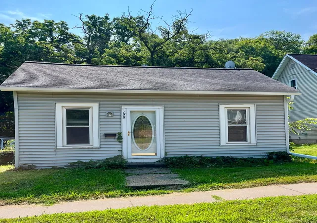 1st image of 755 West Ave, Red Wing, MN 55066 | MLS# 7121625