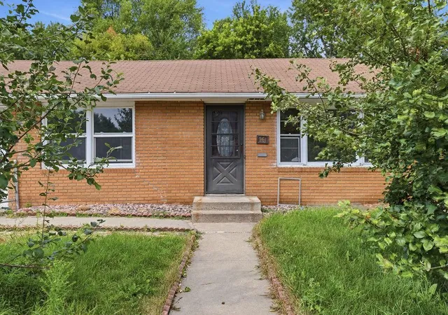 Photo 3 of Single family home for sale at 961 37th Avenue Ne, Minneapolis, MN 55421 | MLS# 7121628 | Listing updated on 2026-08-27