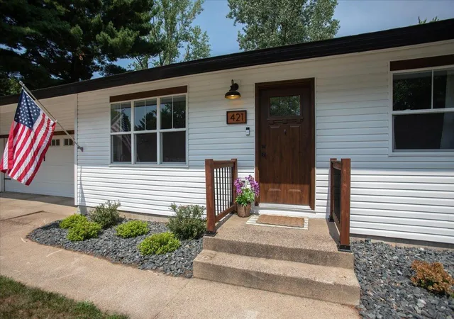 2nd image of 421 21st Ave W, Menomonie, WI 54751 | MLS# 7121630