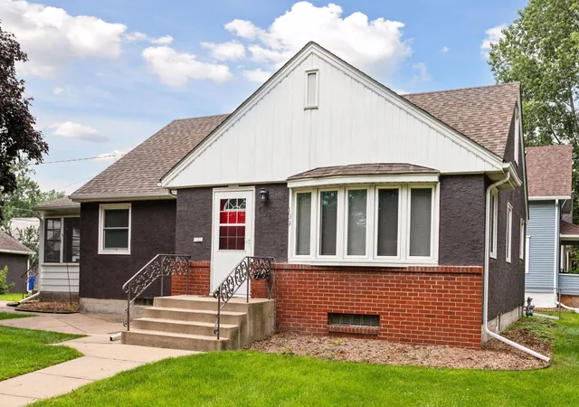 2nd image of 409 Milton St S, Saint Paul, MN 55102 | MLS# 7121632
