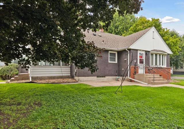 3rd image of 409 Milton St S, Saint Paul, MN 55102 | MLS# 7121632