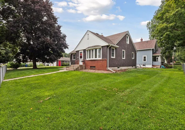 4th image of 409 Milton St S, Saint Paul, MN 55102 | MLS# 7121632
