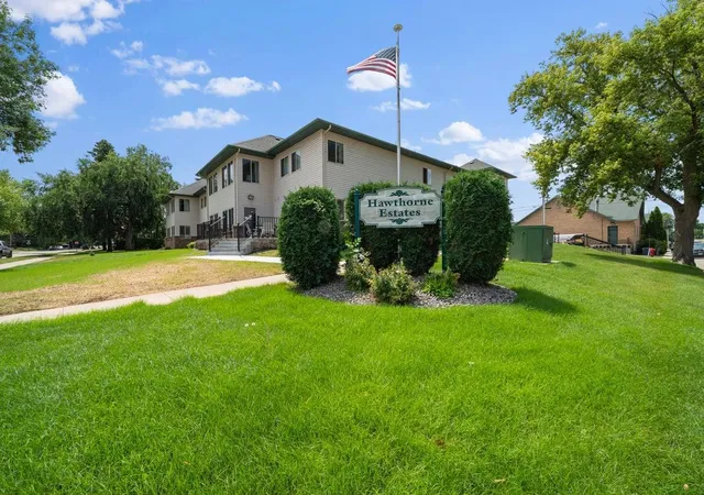 1st image of 912 Hawthorne St #104, Alexandria, MN 56308 | MLS# 7121659