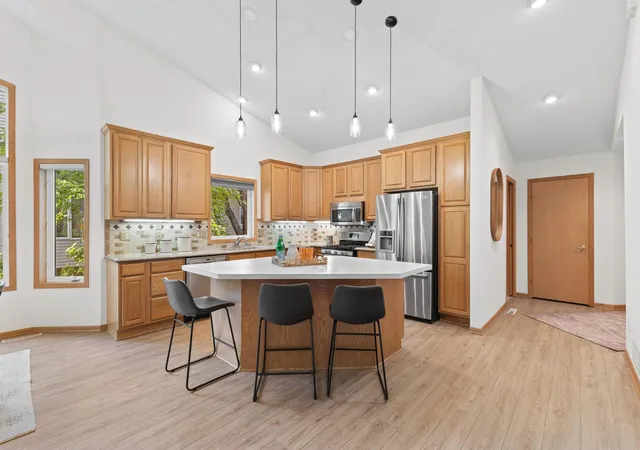 Photo 4 of Single family home for sale at 1478 Violet Ln, Saint Paul, MN 55122 | MLS# 7121676 | Listing updated on 2026-09-18