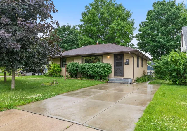 Photo 1 of Sale Pending at 845 20th Avenue N, South Saint Paul, MN 55075 | MLS# 7121677 | Listing updated on 2026-08-31