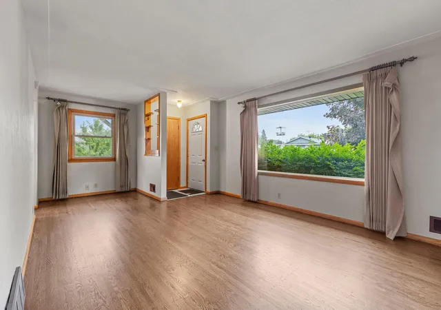 Photo 2 of Sale Pending at 845 20th Avenue N, South Saint Paul, MN 55075 | MLS# 7121677 | Listing updated on 2026-08-31