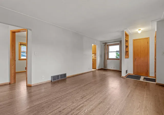 Photo 3 of Sale Pending at 845 20th Avenue N, South Saint Paul, MN 55075 | MLS# 7121677 | Listing updated on 2026-08-31