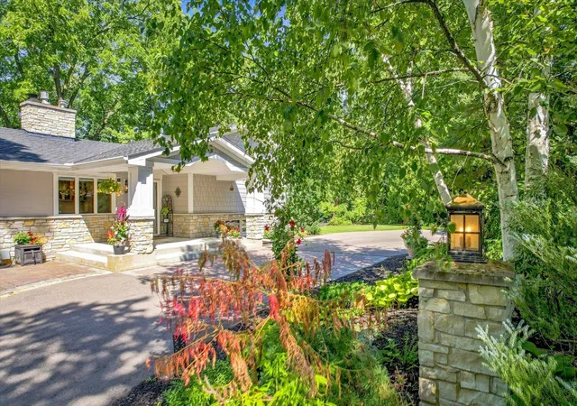 Photo 3 of Single family home for sale at 111 Teresa Dr, Saint Paul, MN 55118 | MLS# 7121684 | Listing updated on 2026-10-14