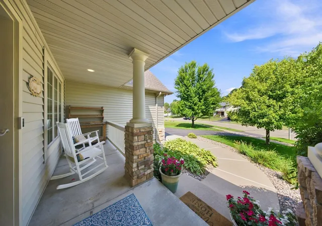 Photo 2 of Single family home for sale at 605 Knollwood Dr, Hudson, WI 54016 | MLS# 7121686 | Listing updated on 2026-09-03