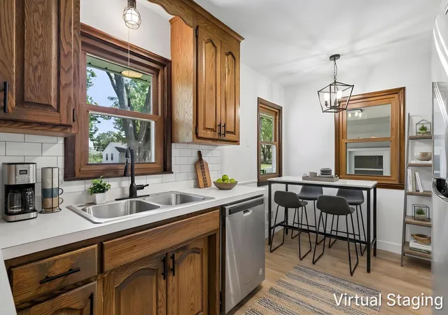3rd image of 6921 Major Ave N, Minneapolis, MN 55429 | MLS# 7121693