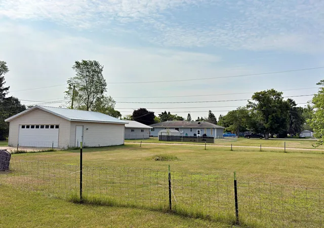 Photo 3 of Single family home for sale at 614 2nd Street W, Park Rapids, MN 56470 | MLS# 7121696 | Listing updated on 2026-08-11