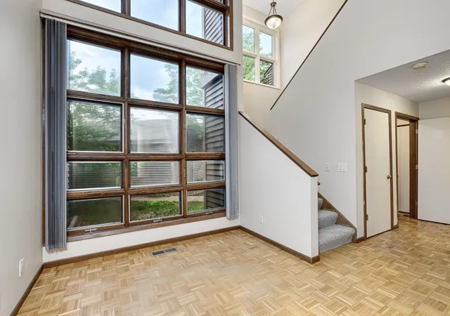 2nd image of 1381 Spencer Rd W, Saint Paul, MN 55108 | MLS# 7121698
