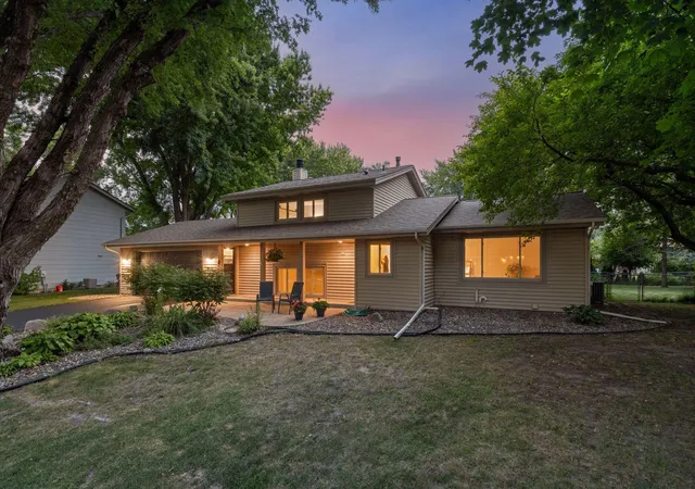 Photo 3 of Sale Pending at 514 Laredo Ln, Chanhassen, MN 55317 | MLS# 7121708 | Listing updated on 2026-08-18
