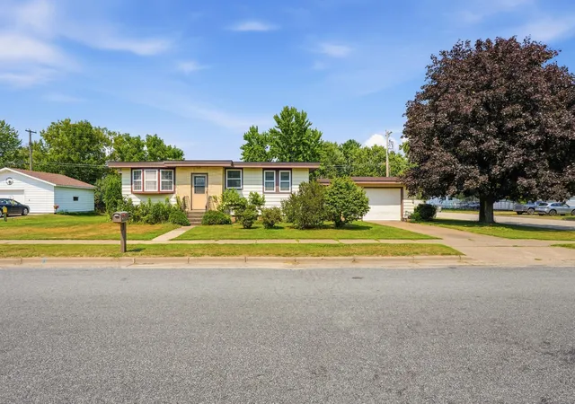 image of 407 W Buckman St, Augusta, WI 54722 | MLS# 7121713