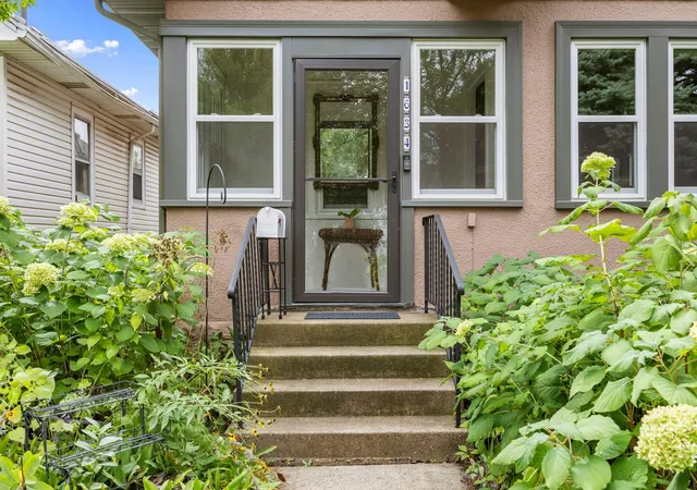 Photo 2 of Single family home for sale at 1634 Niles Ave, Saint Paul, MN 55116 | MLS# 7121718 | Listing updated on 2026-09-20