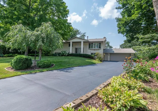 Photo 1 of Single family home for sale at 100 Marcin Ln, Burnsville, MN 55337 | MLS# 7121726 | Listing updated on 2026-08-20