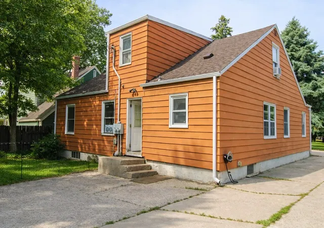 1st image of 420 14th St S, Moorhead, MN 56560 | MLS# 7121728